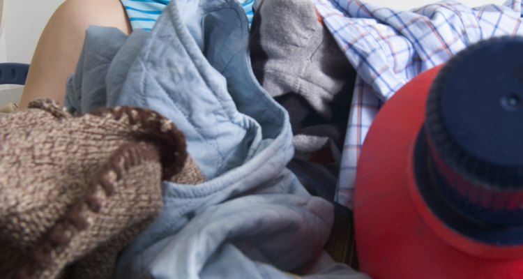 Using powder is an easy way to wash your clothes.
