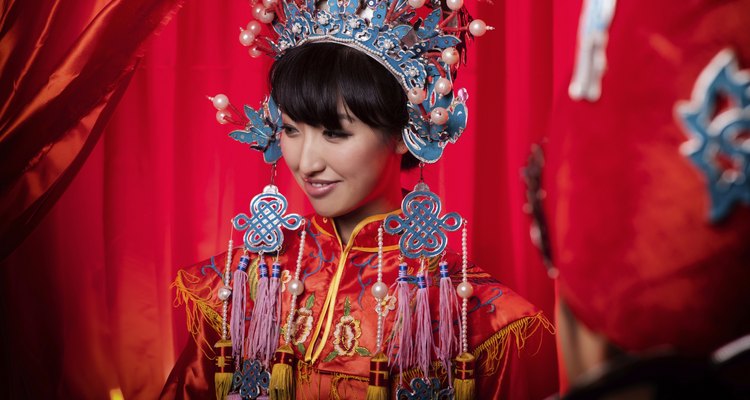 Easten Chinese Bride Beauty in traditional wedding clothes