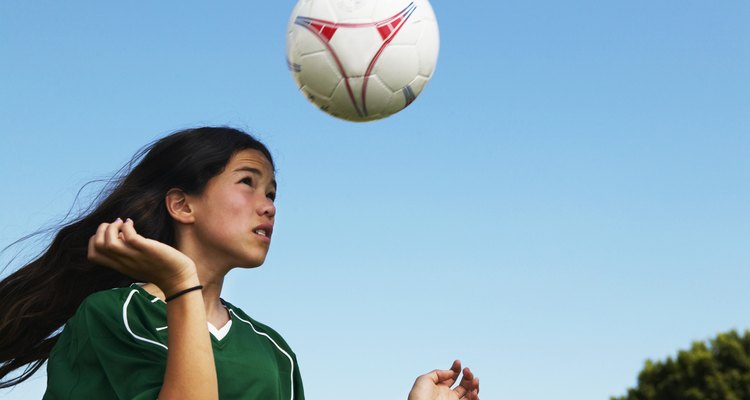 Los niños que practican deportes como el fútbol pueden valorar los deportes más tarde en la edad adulta.