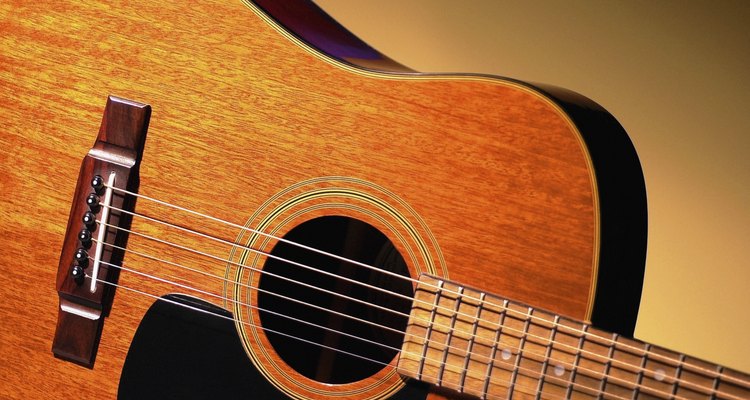 Trocar o rastilho de seu violão pode prevenir cordas arrebentadas