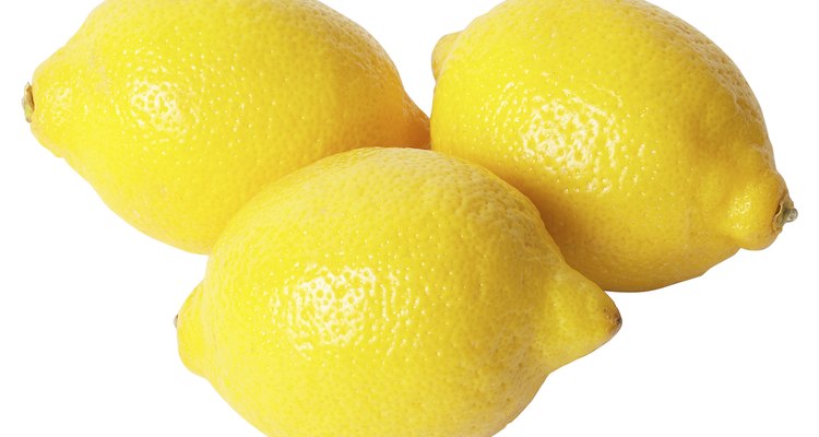 Utiliza el jugo de un limón para crear un mensaje secreto.