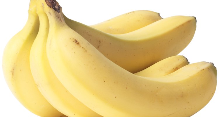 Uma banana madura, mas não madura demais, possui a casca amarela