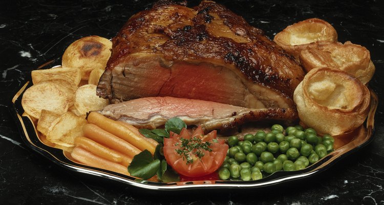 O pudim de Yorkshire é um acompanhamento tradicional para a carne de panela no Reino Unido