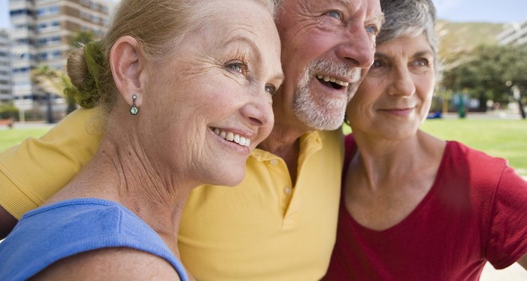 Los hombres de 70 años prefieren recibir experiencias en lugar de cosas.