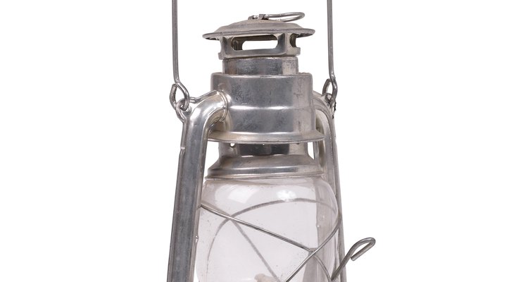 A lâmpada é uma das formas de usar o querosene em casa