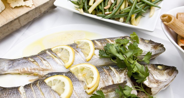 Cómo cocinar filetes de tilapia en el horno.
