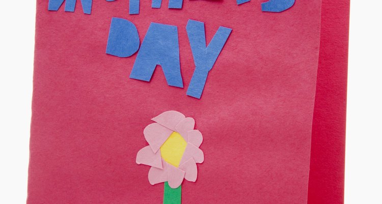 Especifica qué es lo que hace que tu madre sea especial cuando escribas una tarjeta para el Día de las Madres.