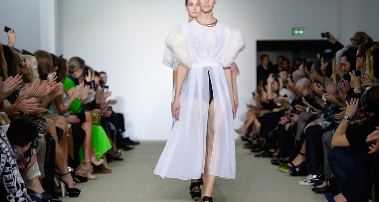 Giambattista Valli: Runway - Paris Fashion Week Womenswear Spring/Summer 2014