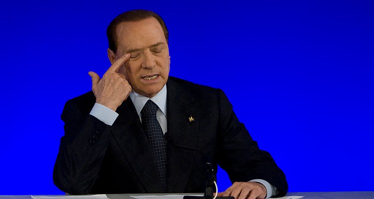 Berlusconi bromeó sobre tener que "endurecer la cocina finlandesa".