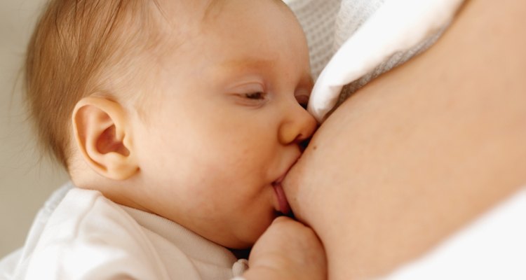A amamentação exclusiva é indicada nos primeiros 6 meses de vida de seu bebê