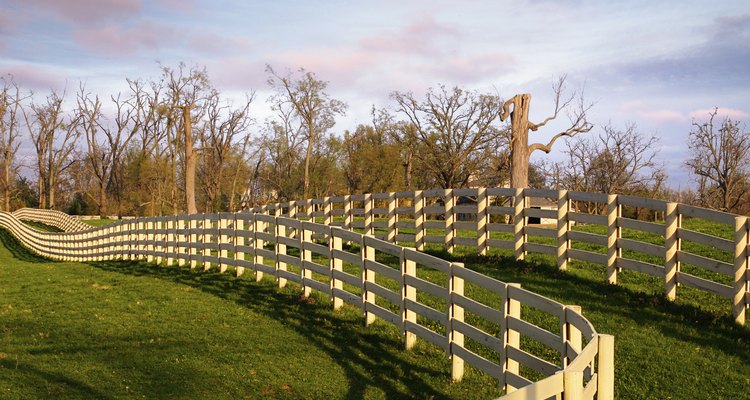 Mimic the fences on an American cattle ranch.