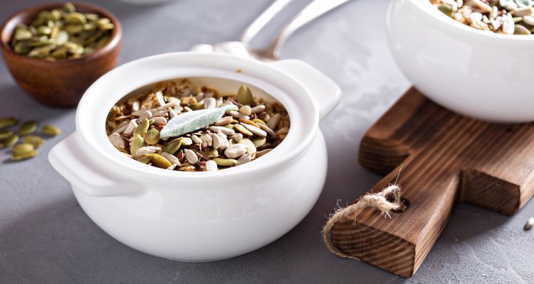 Baked oatmeal with pears and seeds