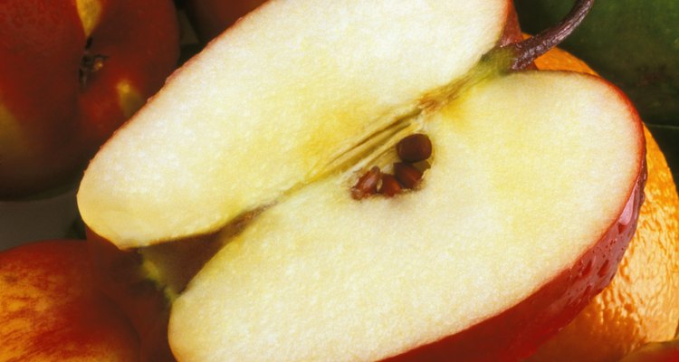La ironía de la manzana dulce alcalinizante yace en su abrumador porcentaje de ácido málico.