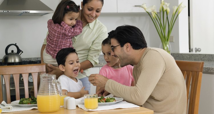 Propicia el conocimiento de los niños sobre la nutrición saludable a través de las actividades preescolares.