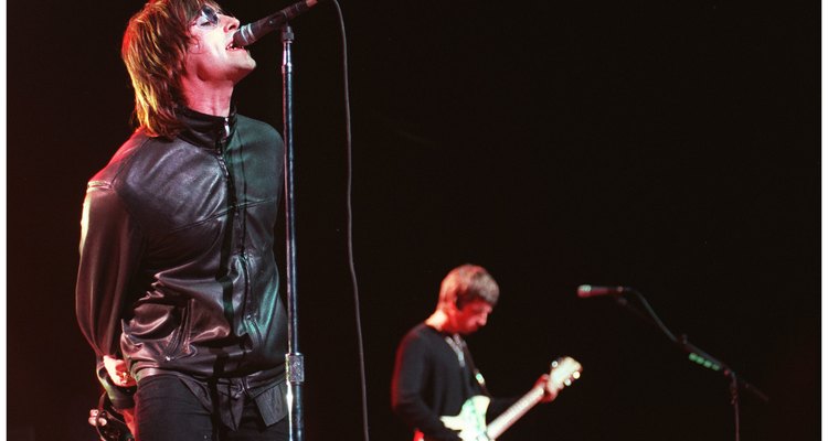 Liam Gallagher recebendo premiação pela música "Wonderwall"