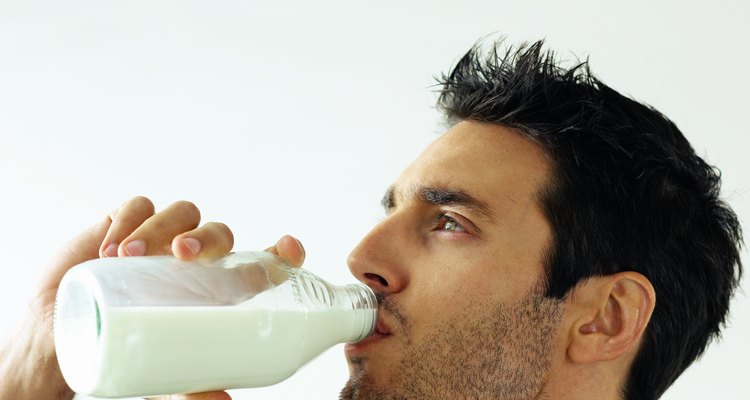 Los defensores de la leche cruda aseguran que puede curar las alergias y el asma.