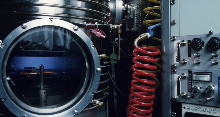 Plasma de argônio e oxigênio depositando óxido de magnésio