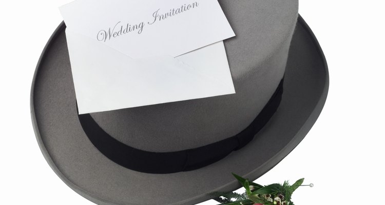 Crea tus propias invitaciones para tu boda usando las plantillas de Microsoft Office.