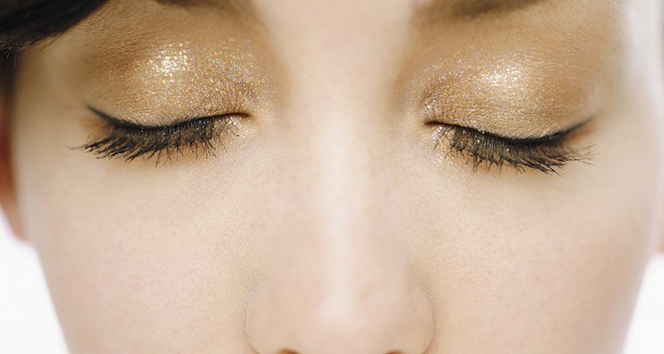 Use as cores certas de sombra para realçar os olhos