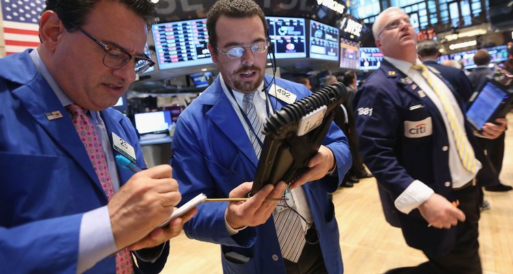 Para Mankiw, a descentralização das decisões nas economias capitalistas propicia um ambiente para o mercado se regenerar sozinho