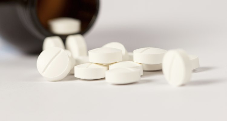 La aspirina y otros medicamentos anticoagulantes pueden incrementar los riesgos de sangrado asociados con el consumo de pau d'arco.