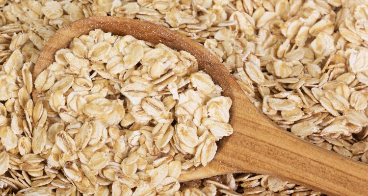 Can You Use Oatmeal to Remove Blackheads? | Our Everyday Life