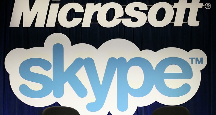 O Skype permite aos criadores de chat adicionar e remover participantes