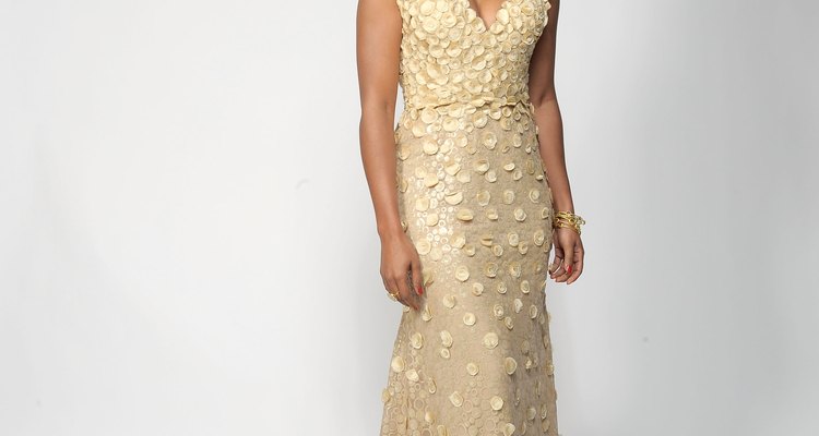 Cream-coloured formal wear is popular as a similar but more subtle alternative to white.