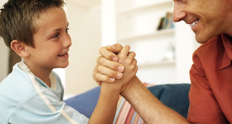 Enséñale a tu hijo que la mansedumbre puede ser la fuerza.