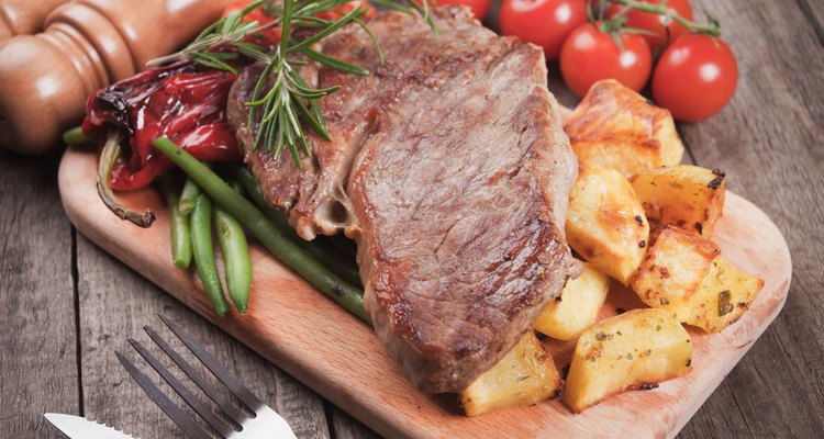 Beef steak with potato and vegetables