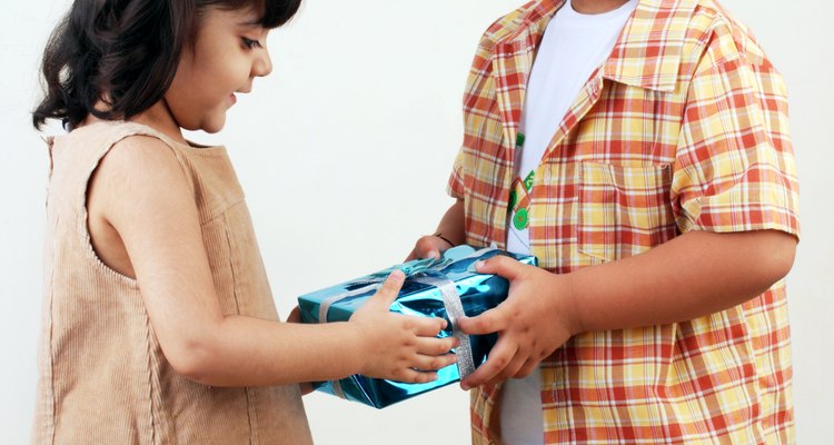A los niños les encanta estar fuera, así que sal y juega.