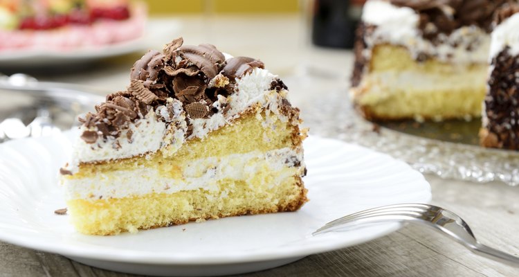 Cream and chocolate cake