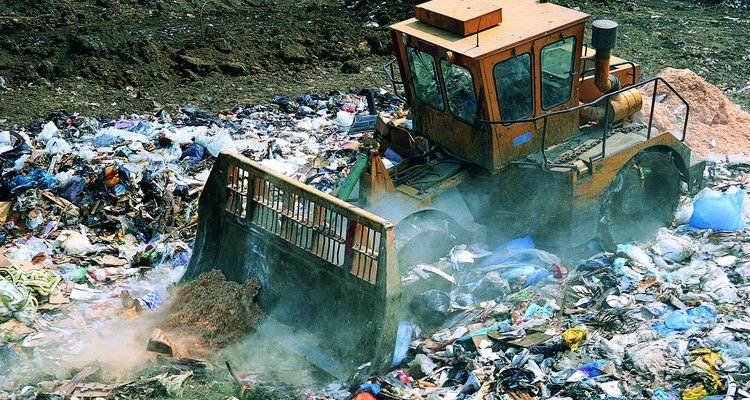 Los vertederos y basureros también contaminan el suelo.