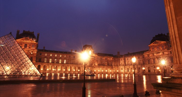 Museu do Louvre: modelo e precedente de todos os grandes museus nacionais europeus e norte-americanos