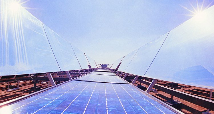La energía solar canaliza la energía del sol en electricidad que puede ser usada en el hogar.