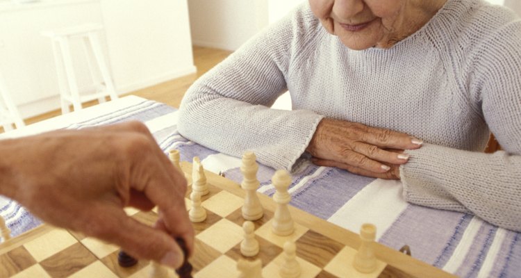 Parejas de todas las edades pueden disfrutar de juegos en la noche de la cita.