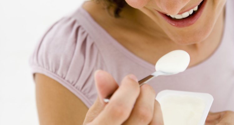 Una porción típica de yogur estilo griego tiene más del doble de las proteínas del yogur regular.