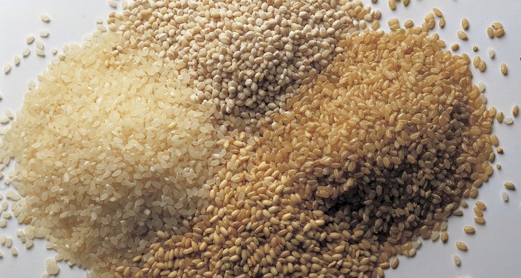 Se puede aplastar el grano de mijo en un polvo fino, el que se utliza de muchas maneras diferentes.