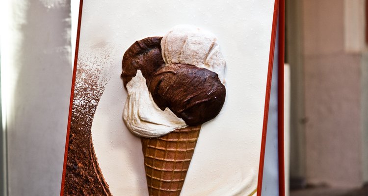 Casquinhas de sorvete tem o modelo perfeito que permite comer um sorvete convenientemente