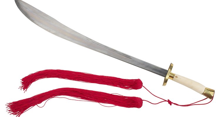 espadas e kimonos podem ser bons desenhos para o convite de aniversário
