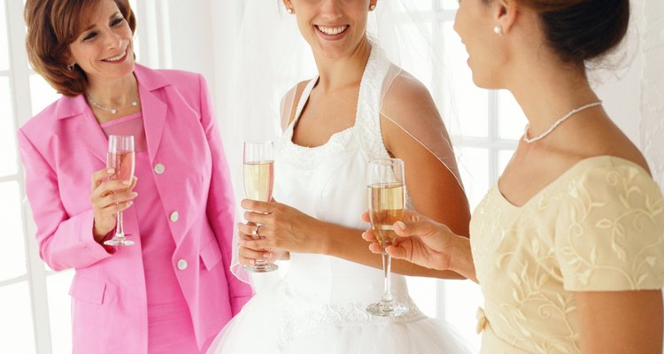 La madre de la novia juega un papel importante en cualquier boda.