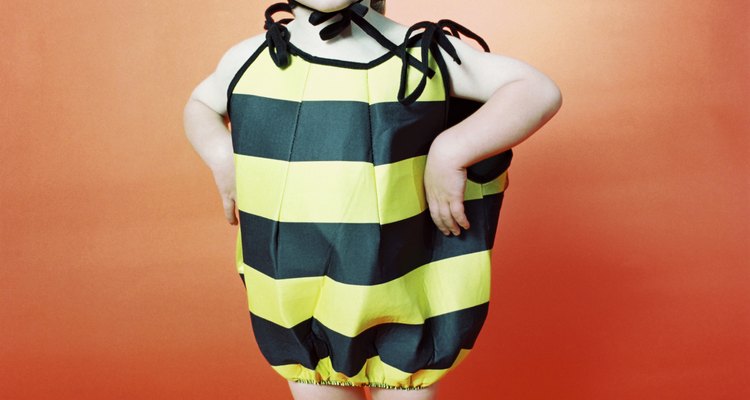 Las rayas negras y amarillas de una abeja pueden ayudarte a enseñar a tu hijo acerca de los patrones, un importante concepto matemático precoz.
