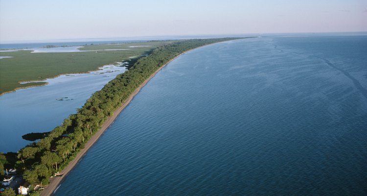 Vista aérea de la costa en Lake Erie.
