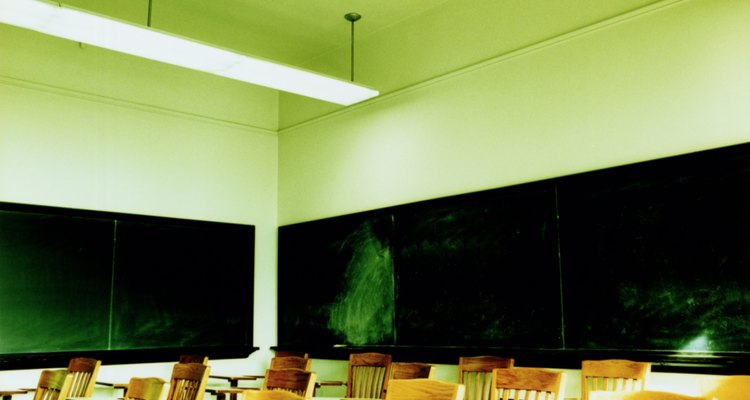 El debate continúa sobre la posible conexión entre luces fluorescentes y problemas de comportamiento.