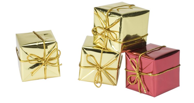 Shiny wrapping paper can be used in place of aluminium foil.