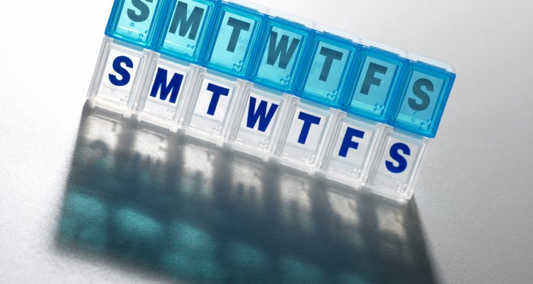 Los organizadores de pastillas ayudan a tu familiar anciano a tomar su medicamento.