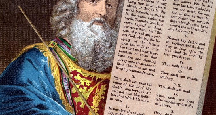 Moisés con los Diez Mandamientos.