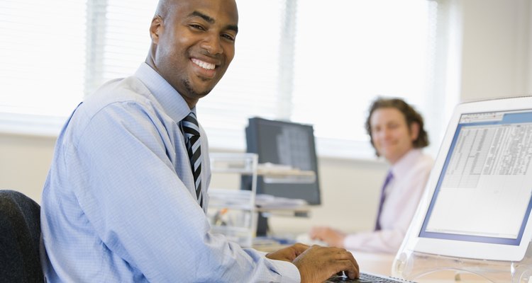 Los ejecutivos, personal administrativo, profesionales, informáticos están exentos de pago por horas extras.