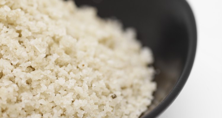 Tente cozinhar arroz branco como uma alternativa ao macarrão