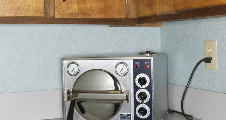 A small autoclave.